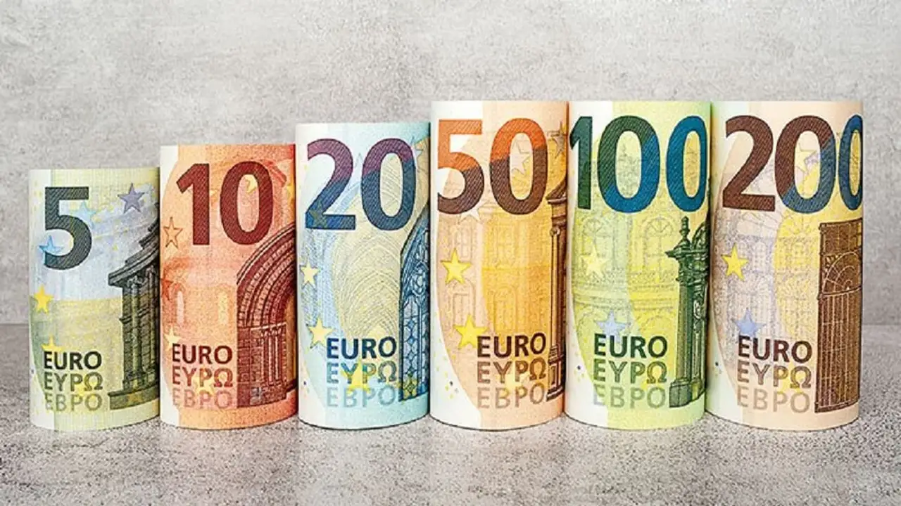 تغيرات سعر اليورو مقابل الجنيه المصري في تعاملات الثلاثاء 17 مارس الحالي